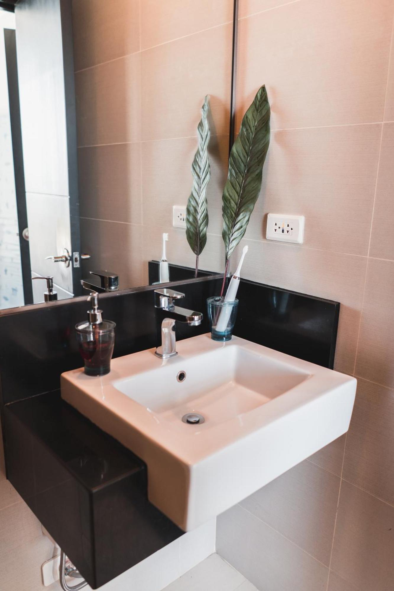 Modern Tropical Luxe Apartment - Boracay Newcoast Yapak Zewnętrze zdjęcie